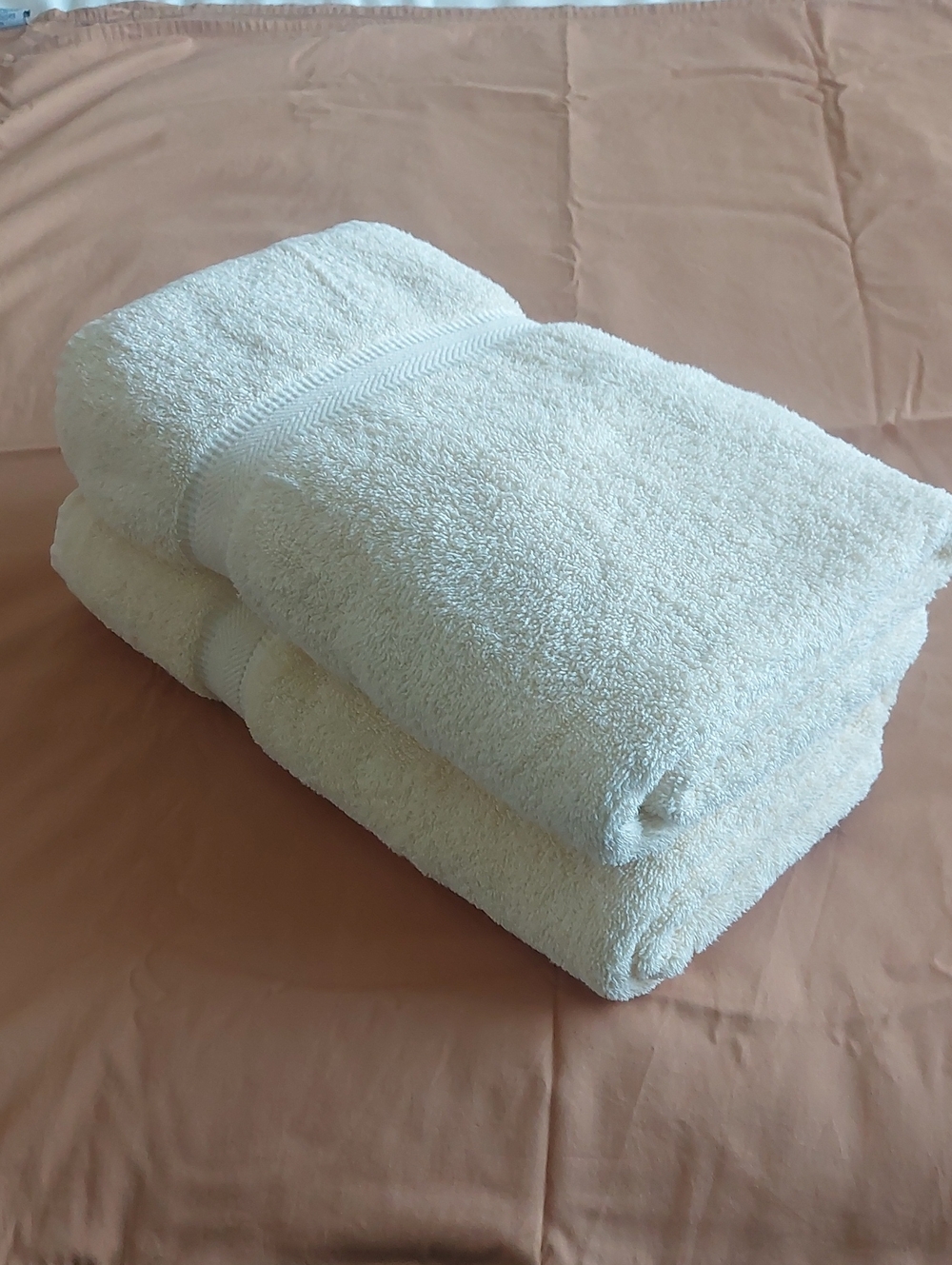Plush Cream LARGE Bath Towels - Soft Absorbent Set. 65X33